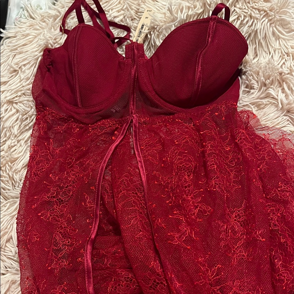 Elegant Red Lace Bustier Lingerie